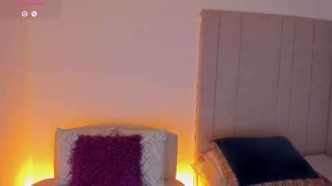 Snapshot of luisah_ chatting on June 19, 8:01 pm L U I S A online show from June 19, 8:01 pm