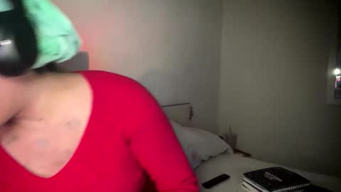 Snapshot of luisamonsterdick chatting on February 2, 12:42 am Luisa Monsters online show from February 2, 12:42 am