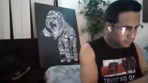 Snapshot of luisjg24hrs chatting on April 17, 6:55 pm luisjg24hrs online show from April 17, 6:55 pm