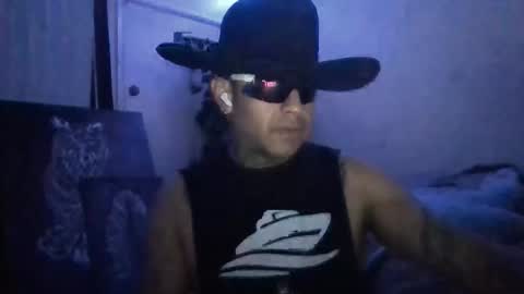 Snapshot of luisjg24hrs chatting on April 20, 8:28 am luisjg24hrs online show from April 20, 8:28 am