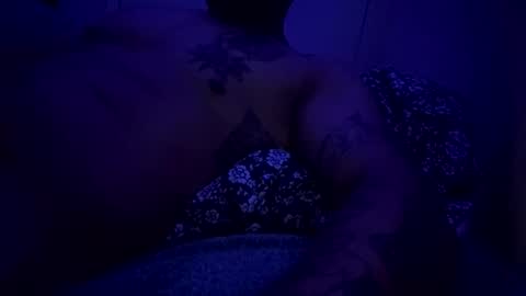 Snapshot of luisjg24hrs chatting on May 3, 11:49 am luisjg24hrs online show from May 3, 11:49 am