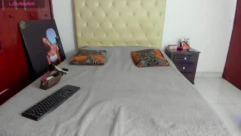 Snapshot of luissa_s1 chatting on May 1, 12:43 pm Luissa online show from May 1, 12:43 pm
