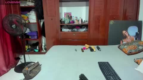 Snapshot of luissa_s1 chatting on May 15, 11:39 am Luissa online show from May 15, 11:39 am