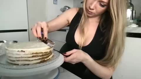 Snapshot of luiva13 chatting on January 20, 8:30 am luiva13 online show from January 20, 8:30 am