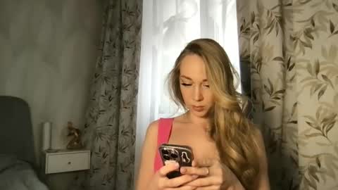 Snapshot of luiva13 chatting on February 11, 11:43 am luiva13 online show from February 11, 11:43 am