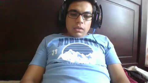 Snapshot of luje20 chatting on January 24, 7:18 pm luje20 online show from January 24, 7:18 pm