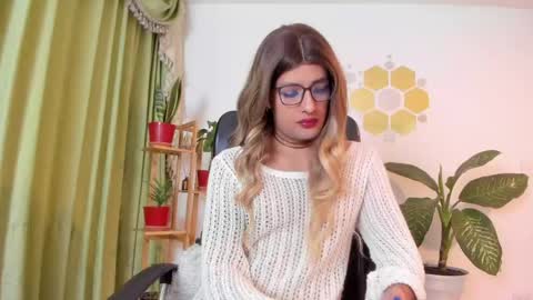 Snapshot of lukacastillo chatting on April 25, 4:48 am Luka Castillo online show from April 25, 4:48 am