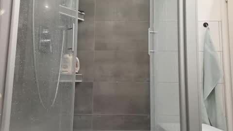 lukasschoetz online show from November 17, 5:41 pm