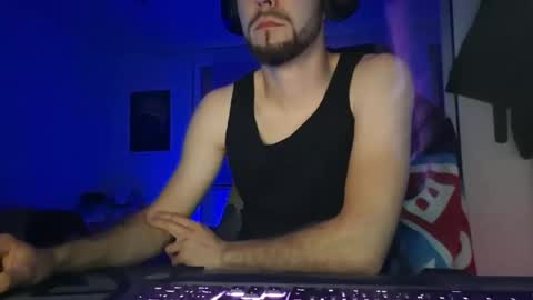 lukasschoetz online show from May 4, 7:10 pm