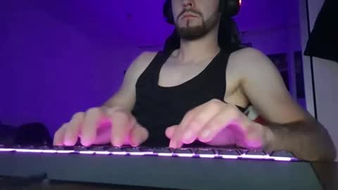 lukasschoetz online show from May 5, 8:28 pm