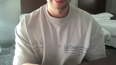 Snapshot of luke_bubblebutt chatting on September 22, 4:42 pm Luke online show from September 22, 4:42 pm