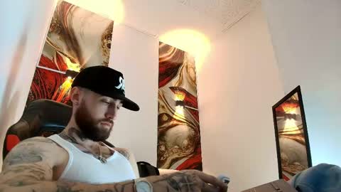 Snapshot of luke_davis01 chatting on April 25, 1:03 pm LUKE online show from April 25, 1:03 pm