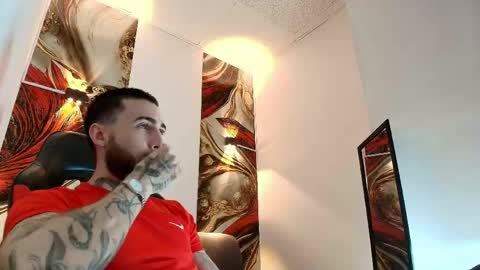 Snapshot of luke_davis01 chatting on April 29, 1:15 pm LUKE online show from April 29, 1:15 pm