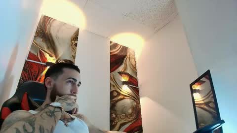 Snapshot of luke_davis01 chatting on May 25, 1:06 pm LUKE online show from May 25, 1:06 pm
