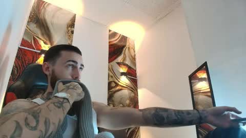 Snapshot of luke_davis01 chatting on May 27, 1:08 pm LUKE online show from May 27, 1:08 pm