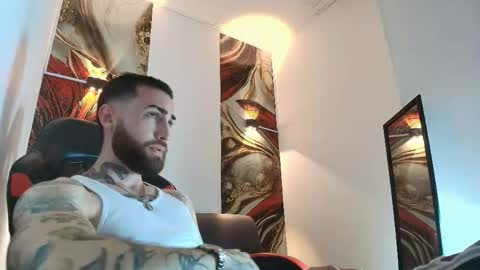 Snapshot of luke_davis01 chatting on May 29, 1:09 pm LUKE online show from May 29, 1:09 pm