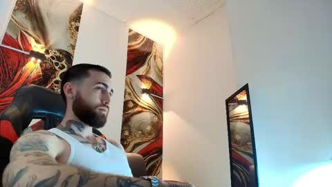 Snapshot of luke_davis01 chatting on June 4, 1:17 pm LUKE online show from June 4, 1:17 pm