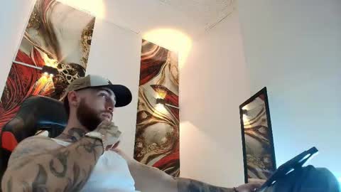 Snapshot of luke_davis01 chatting on June 6, 12:54 pm LUKE online show from June 6, 12:54 pm