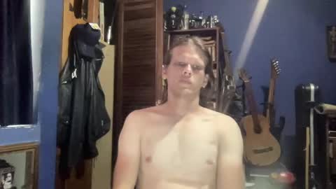 Snapshot of luke_walkeer chatting on April 15, 6:37 pm luke_walkeer online show from April 15, 6:37 pm