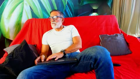 Luke Crews online show from September 21, 7:48 pm