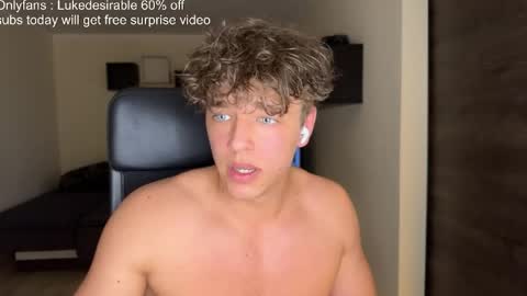 Snapshot of lukedesirable chatting on May 14, 7:31 pm lukedesirable online show from May 14, 7:31 pm