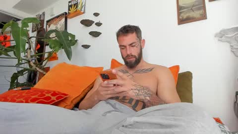 Snapshot of lukerex chatting on January 27, 3:39 pm Luke Rex online show from January 27, 3:39 pm