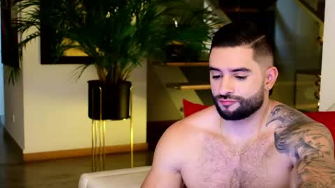 Snapshot of lukhass chatting on May 8, 11:43 pm Lukhas f4f online show from May 8, 11:43 pm