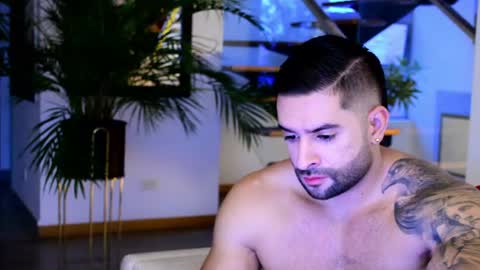 Snapshot of lukhass chatting on July 22, 11:18 pm Lukhas f4f online show from July 22, 11:18 pm