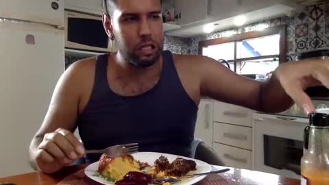 Snapshot of luksmen1 chatting on February 18, 7:52 pm lucifer online show from February 18, 7:52 pm