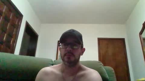 Snapshot of lukz88bigcock chatting on February 10, 9:47 pm Luke online show from February 10, 9:47 pm
