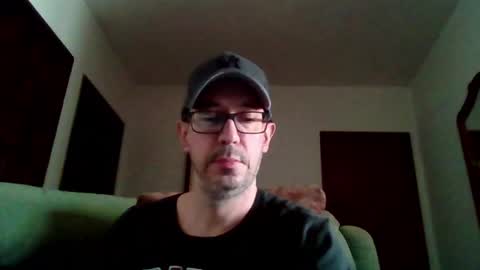 Snapshot of lukz88bigcock chatting on November 12, 8:30 pm Luke online show from November 12, 8:30 pm