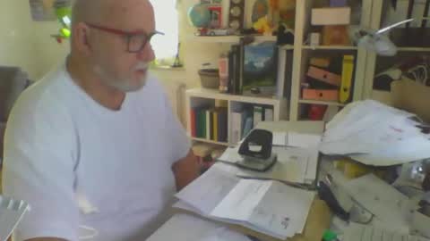Snapshot of luley58 chatting on March 30, 8:15 am luley58 online show from March 30, 8:15 am