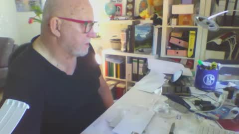 Snapshot of luley58 chatting on April 8, 7:41 am luley58 online show from April 8, 7:41 am
