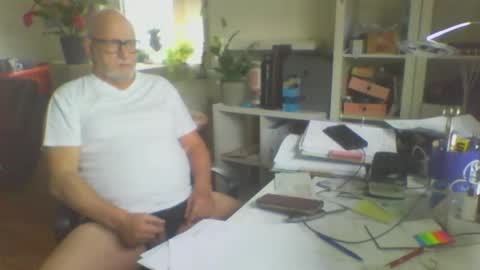 Snapshot of luley58 chatting on May 7, 7:36 am luley58 online show from May 7, 7:36 am