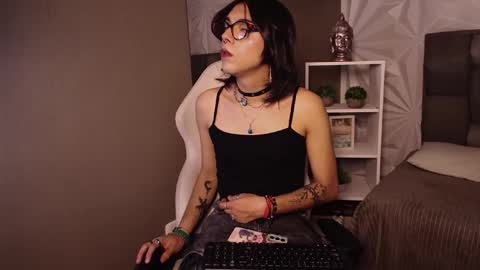 Snapshot of lullaby_charade_ chatting on February 20, 9:10 am Cookie online show from February 20, 9:10 am