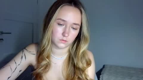 Snapshot of lulu_baby1 chatting on May 13, 6:27 pm Lulu Baby18 online show from May 13, 6:27 pm
