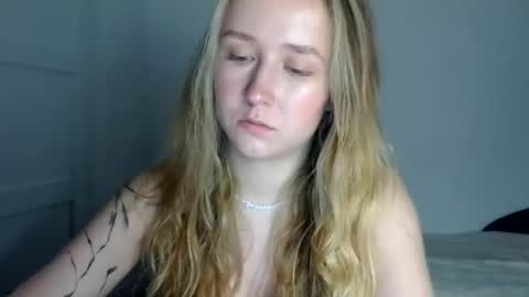 Snapshot of lulu_baby1 chatting on June 10, 7:13 pm Lulu Baby18 online show from June 10, 7:13 pm