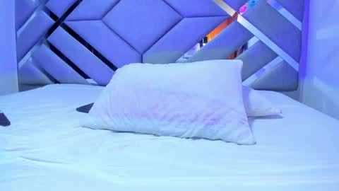 Snapshot of lulu_exotic chatting on May 11, 10:40 pm BRENDA TATIANA online show from May 11, 10:40 pm