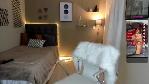 Snapshot of lulu_lopez chatting on March 9, 8:52 pm Lau online show from March 9, 8:52 pm