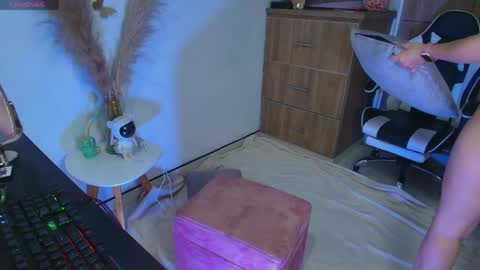 Lulu online show from April 24, 1:08 am