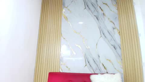 LULU online show from February 7, 1:26 pm