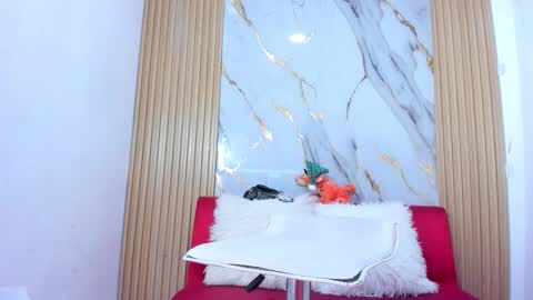 Snapshot of luluu_08 chatting on March 19, 1:48 pm LULU online show from March 19, 1:48 pm