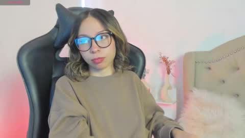 luluuberry online show from November 8, 1:00 pm