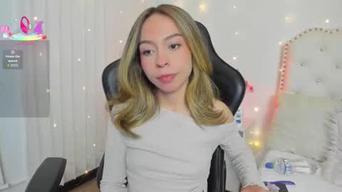 luluuberry online show from February 3, 11:32 pm