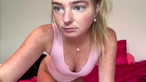 Snapshot of luluxoxo3 chatting on June 9, 3:45 pm Lulu online show from June 9, 3:45 pm