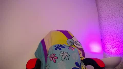 Snapshot of luly_blue chatting on April 28, 3:11 am Luly online show from April 28, 3:11 am