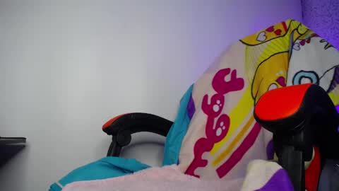 Snapshot of luly_blue chatting on April 29, 4:05 am Luly online show from April 29, 4:05 am