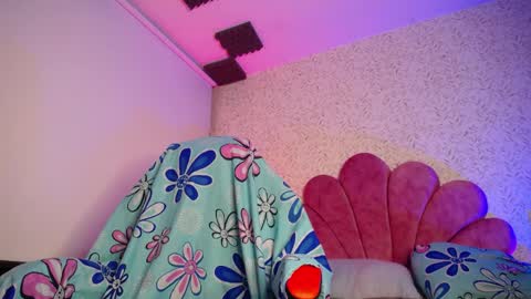 Snapshot of luly_blue chatting on May 30, 4:42 am Luly online show from May 30, 4:42 am