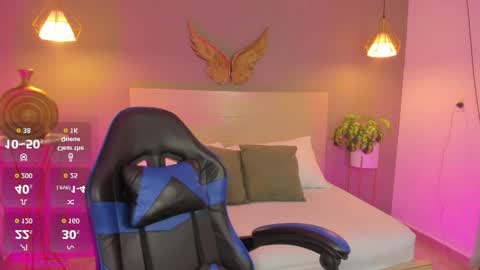 L U M A online show from April 1, 3:07 am