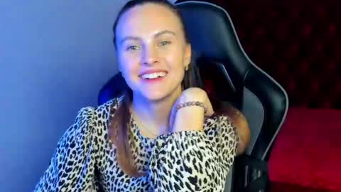 Snapshot of lumerisoren chatting on June 3, 2:33 pm lumerisoren online show from June 3, 2:33 pm
